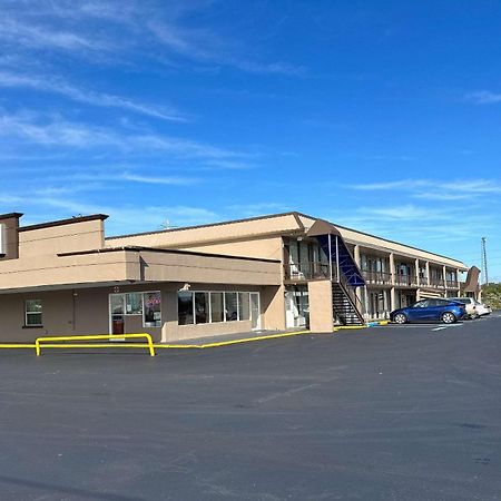 Rodeway Inn Bushnell Экстерьер фото