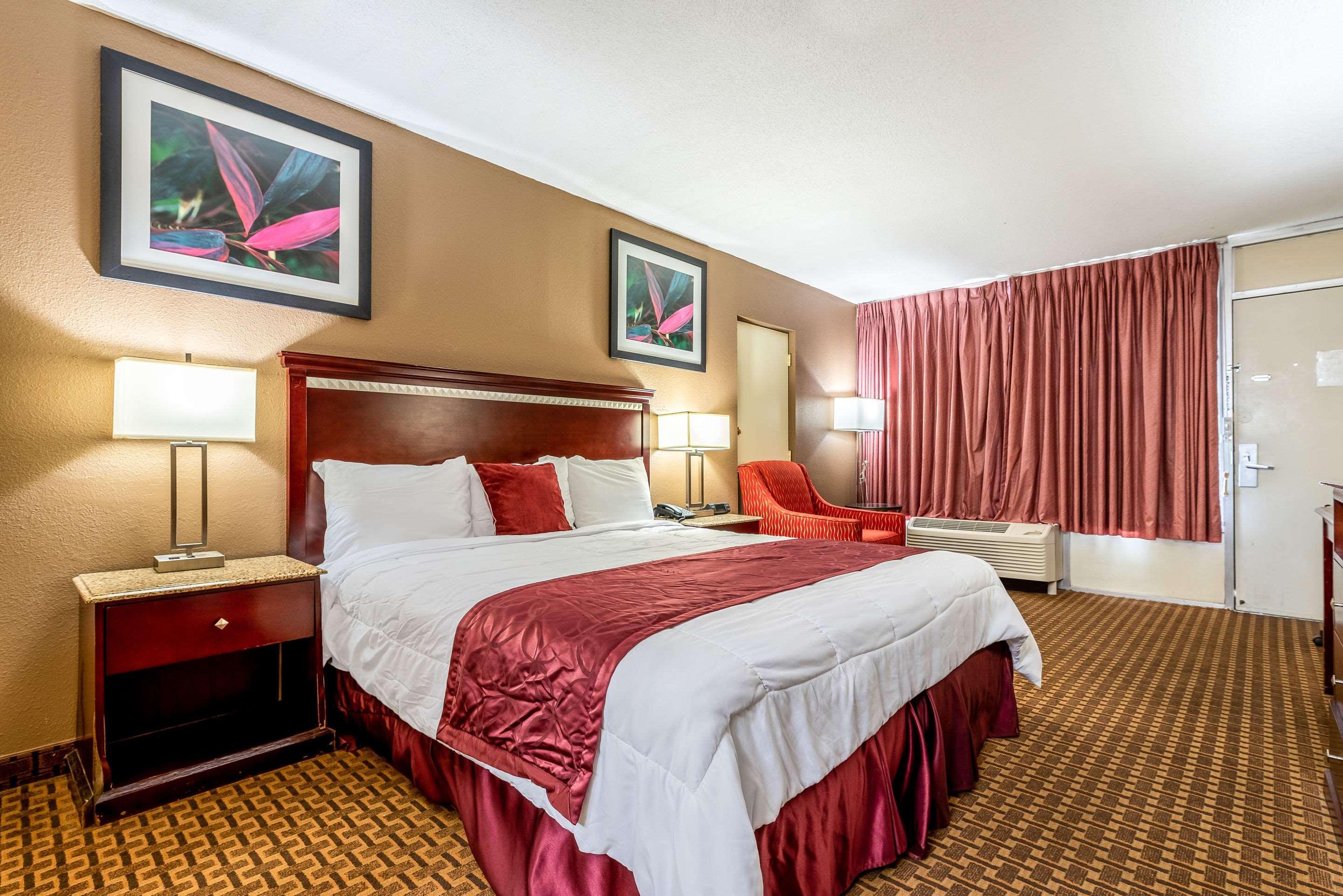 Rodeway Inn Bushnell Экстерьер фото