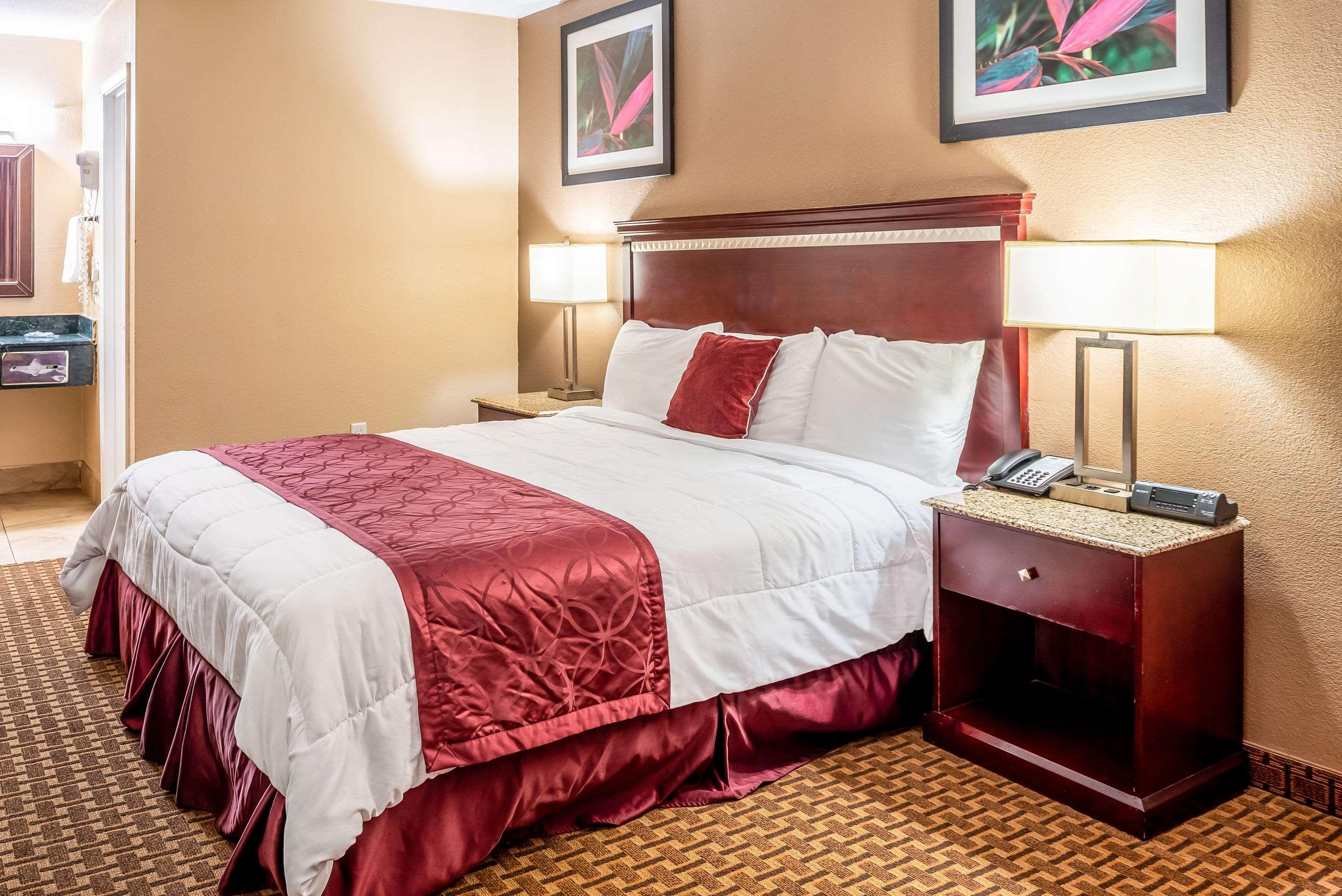 Rodeway Inn Bushnell Экстерьер фото