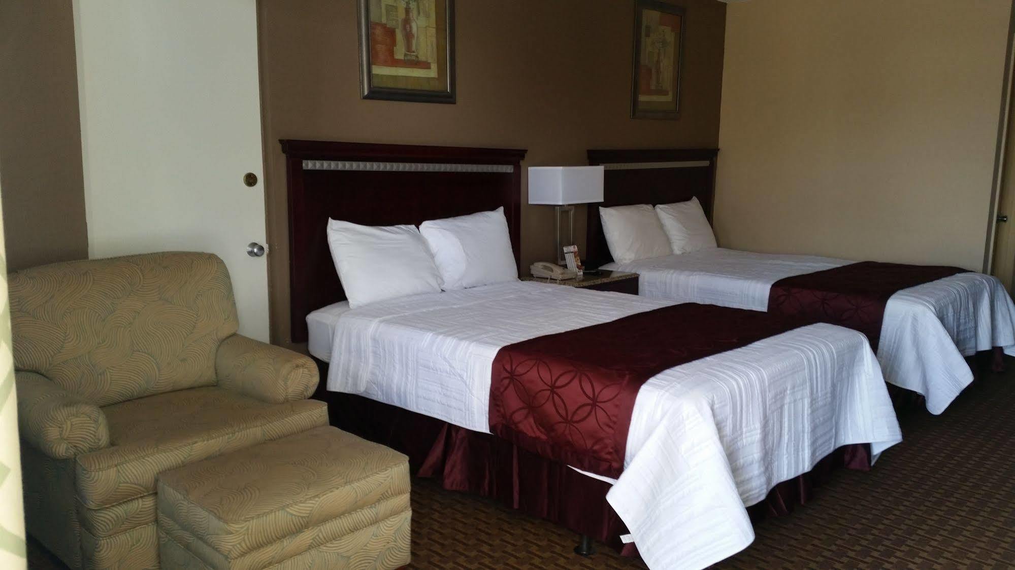Rodeway Inn Bushnell Экстерьер фото