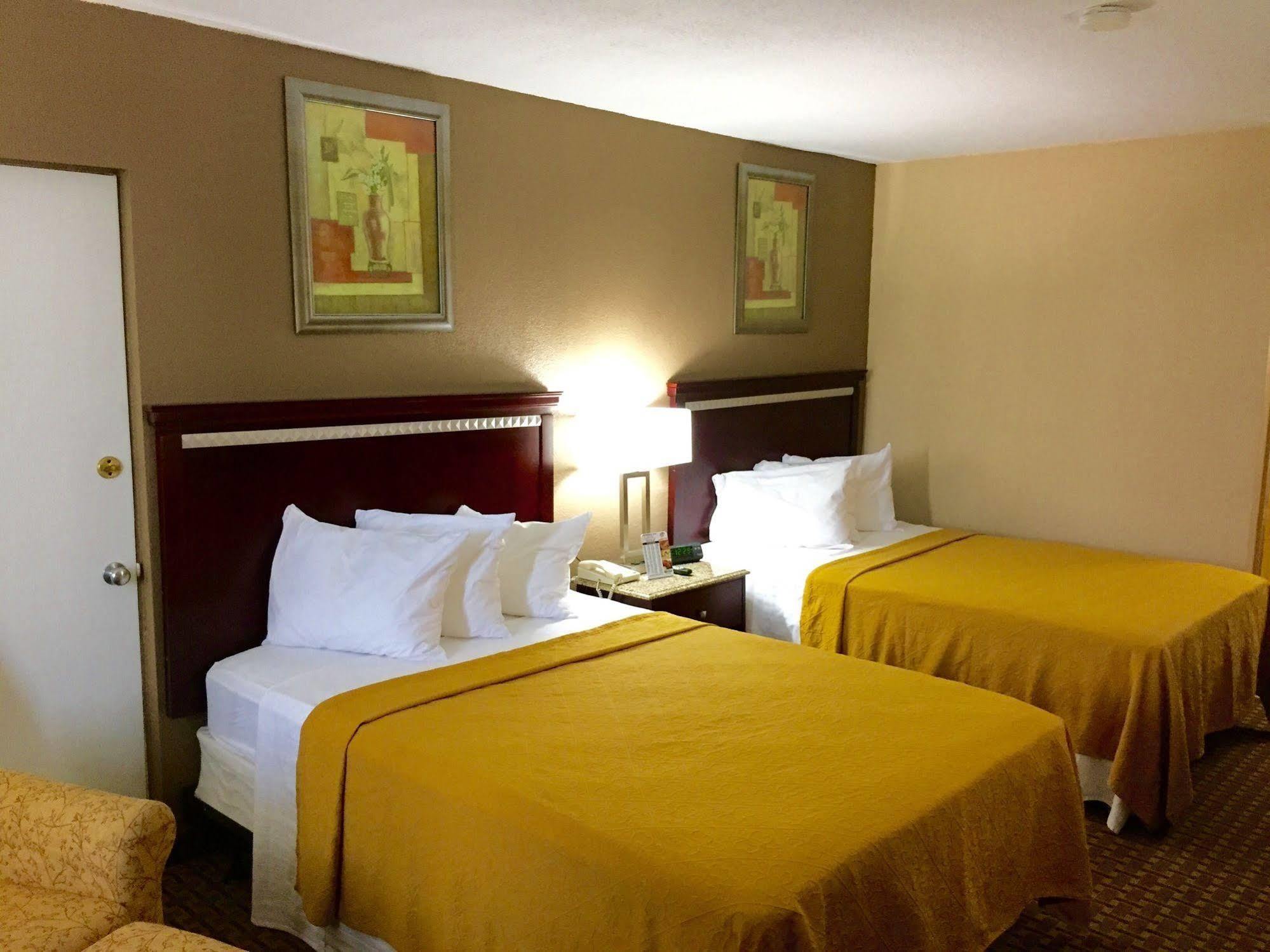 Rodeway Inn Bushnell Экстерьер фото