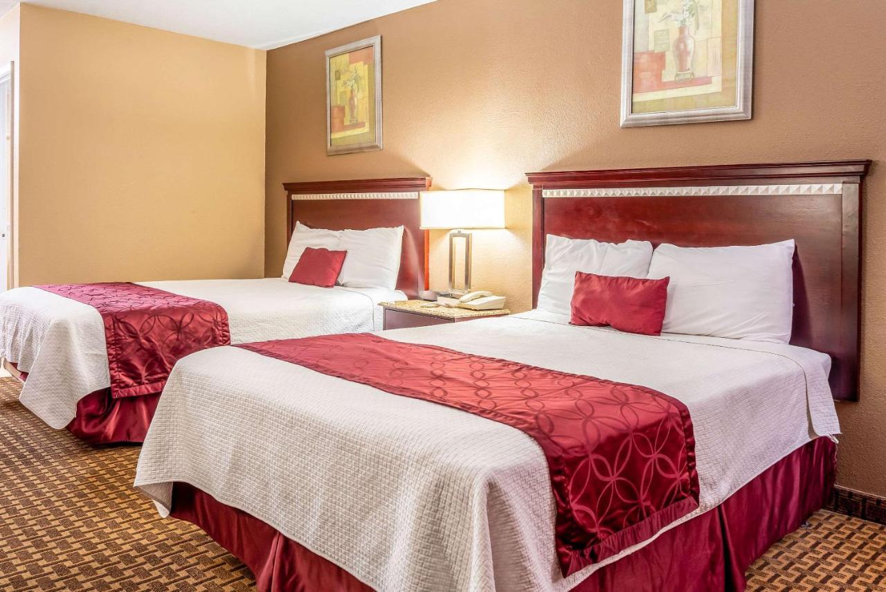 Rodeway Inn Bushnell Экстерьер фото